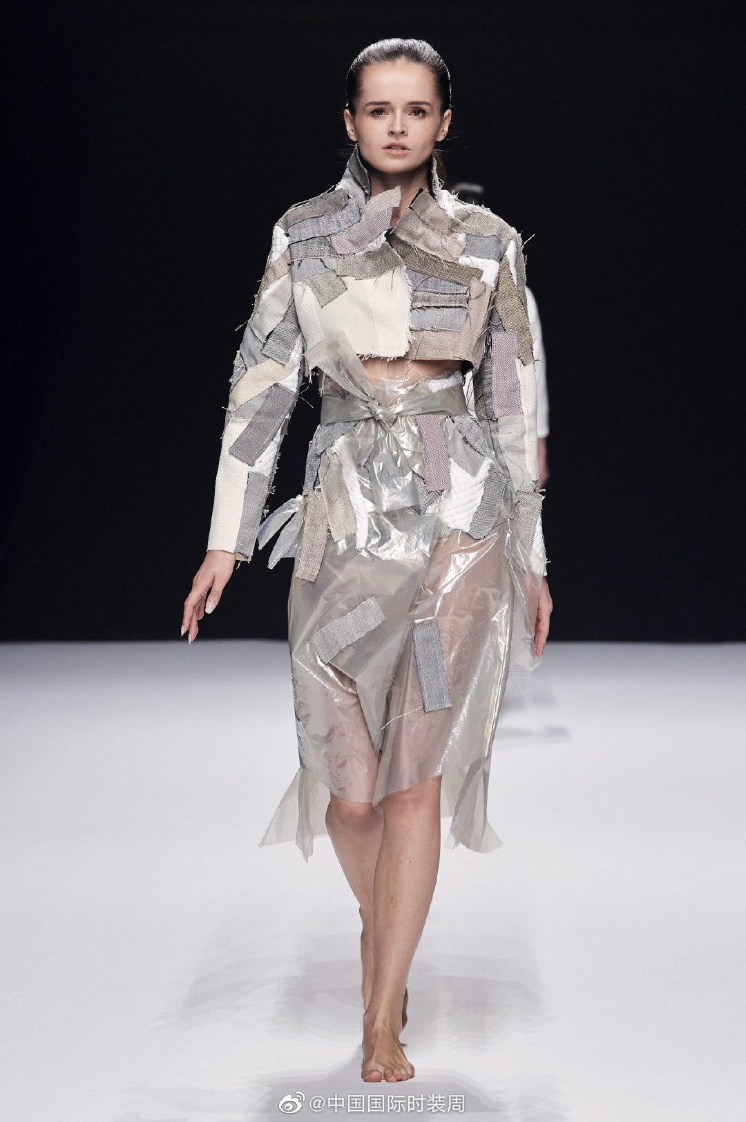 rebeca rebeca:来自挪威的rebeca rebeca平衡概念艺术与服装设计