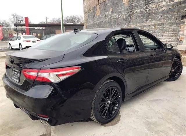 丰田凯美瑞"黑武士"亮相,搭午夜黑金属漆,回头率绝不输宝马3系