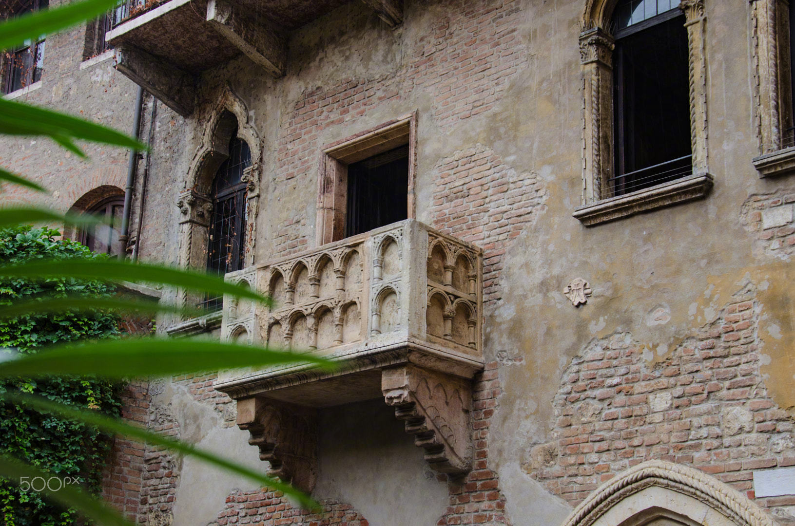 朱丽叶故居位于意大利维罗纳市中心香草广场附近