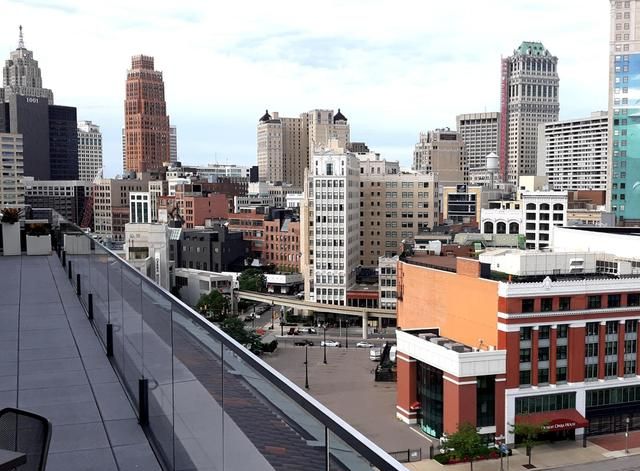 底特律一座闻名世界的汽车城由辉煌走向没落