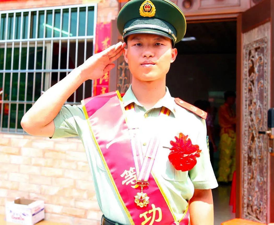 广东"00后"战士,一等功!