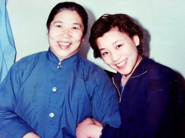 小香玉罕露面曾称嫁王为念目的不纯二婚找富商得肿瘤还生子