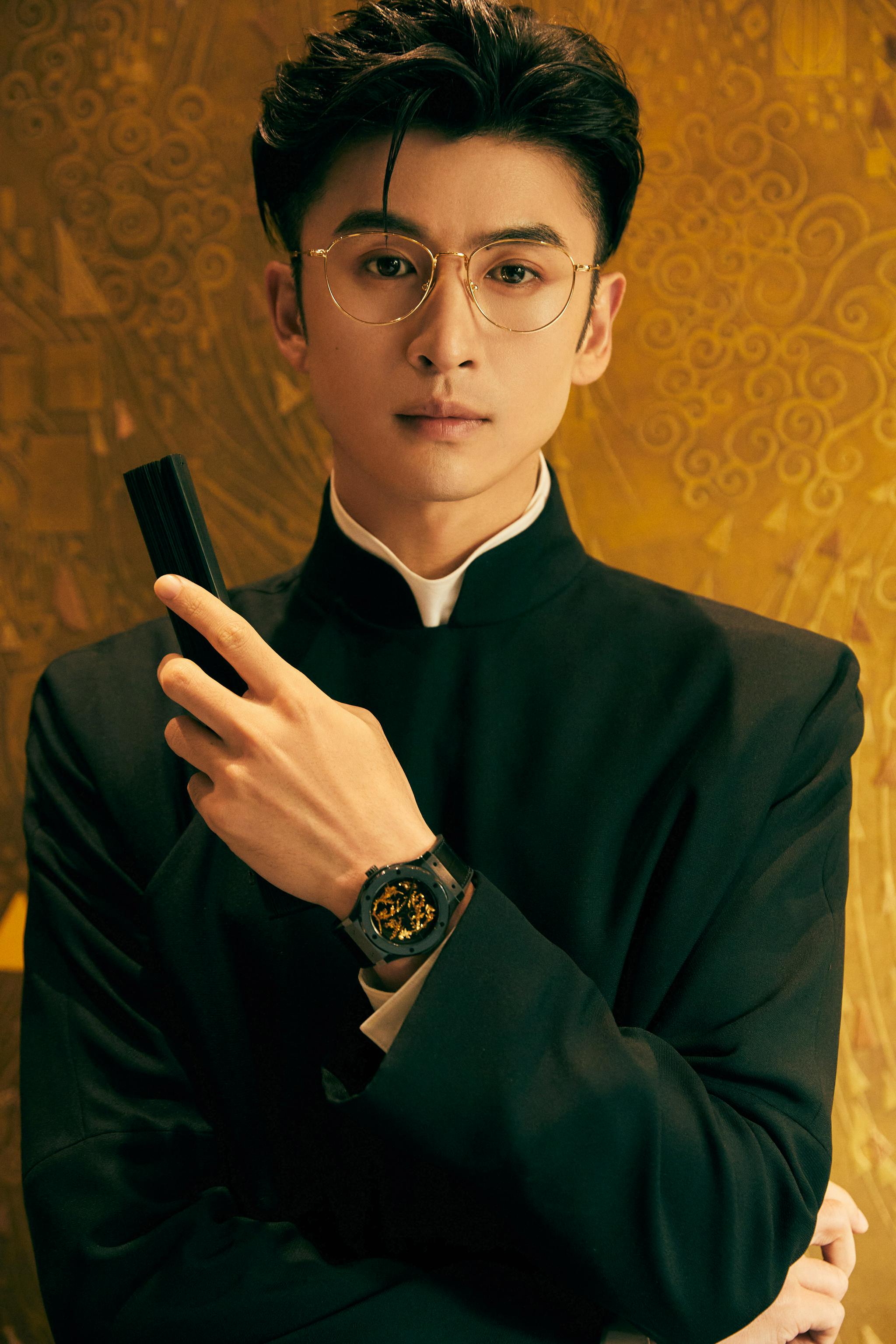 张云龙竟然穿长衫去了elle认真审题的男明星1