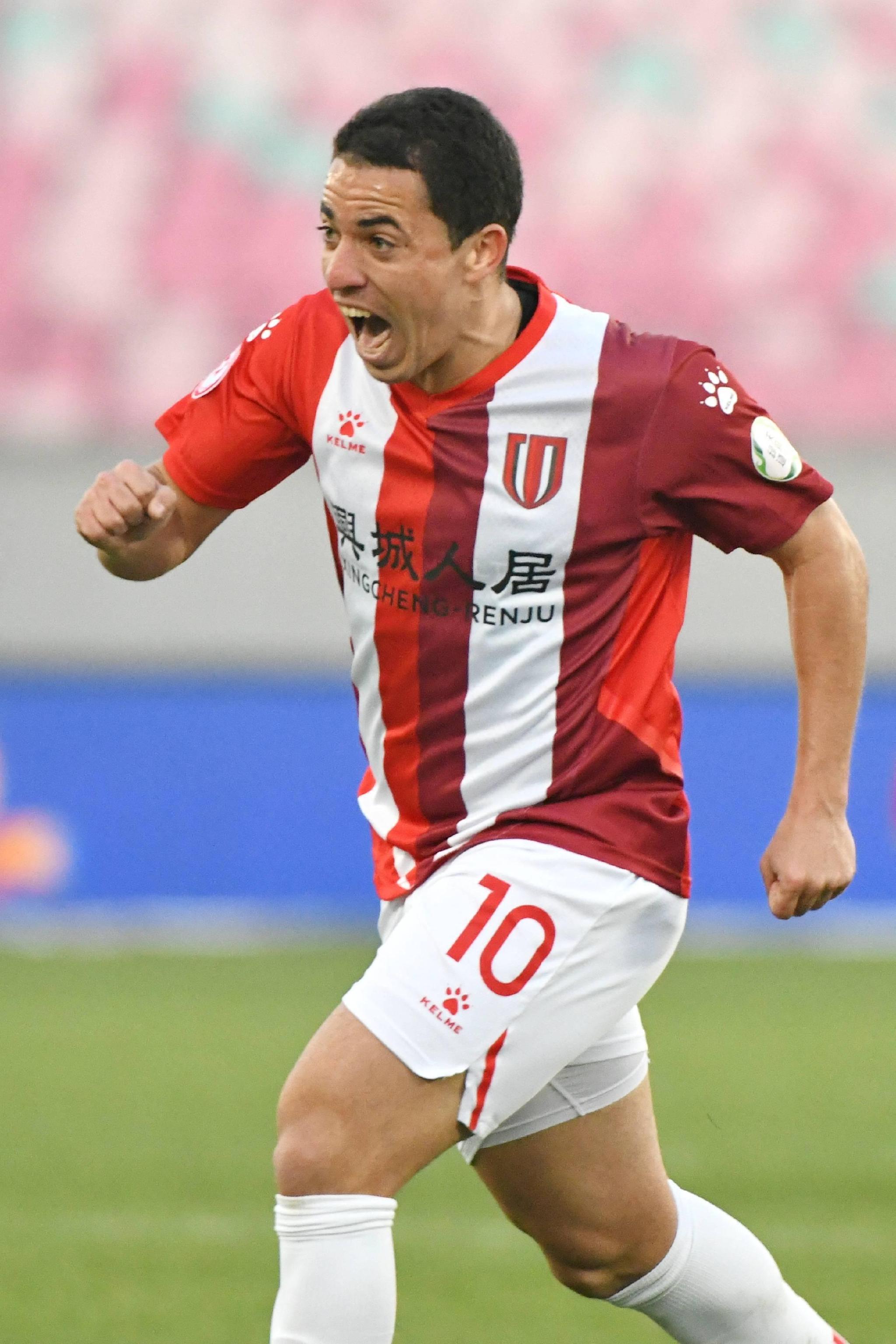 足球——中超附加赛:成都蓉城胜大连人 冲超成功|成