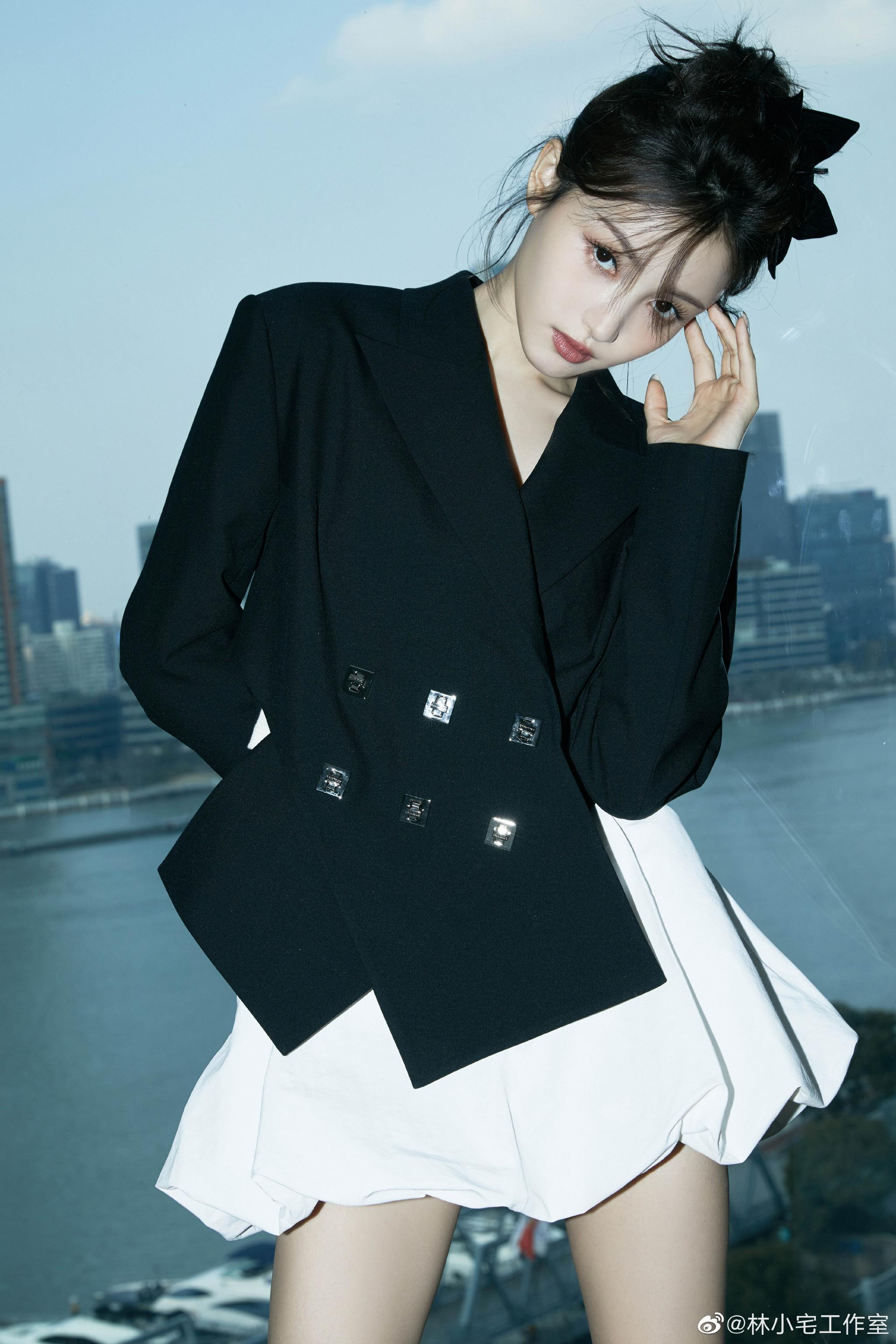 今日林小宅出席calvinluo2022秋冬系列thefirst