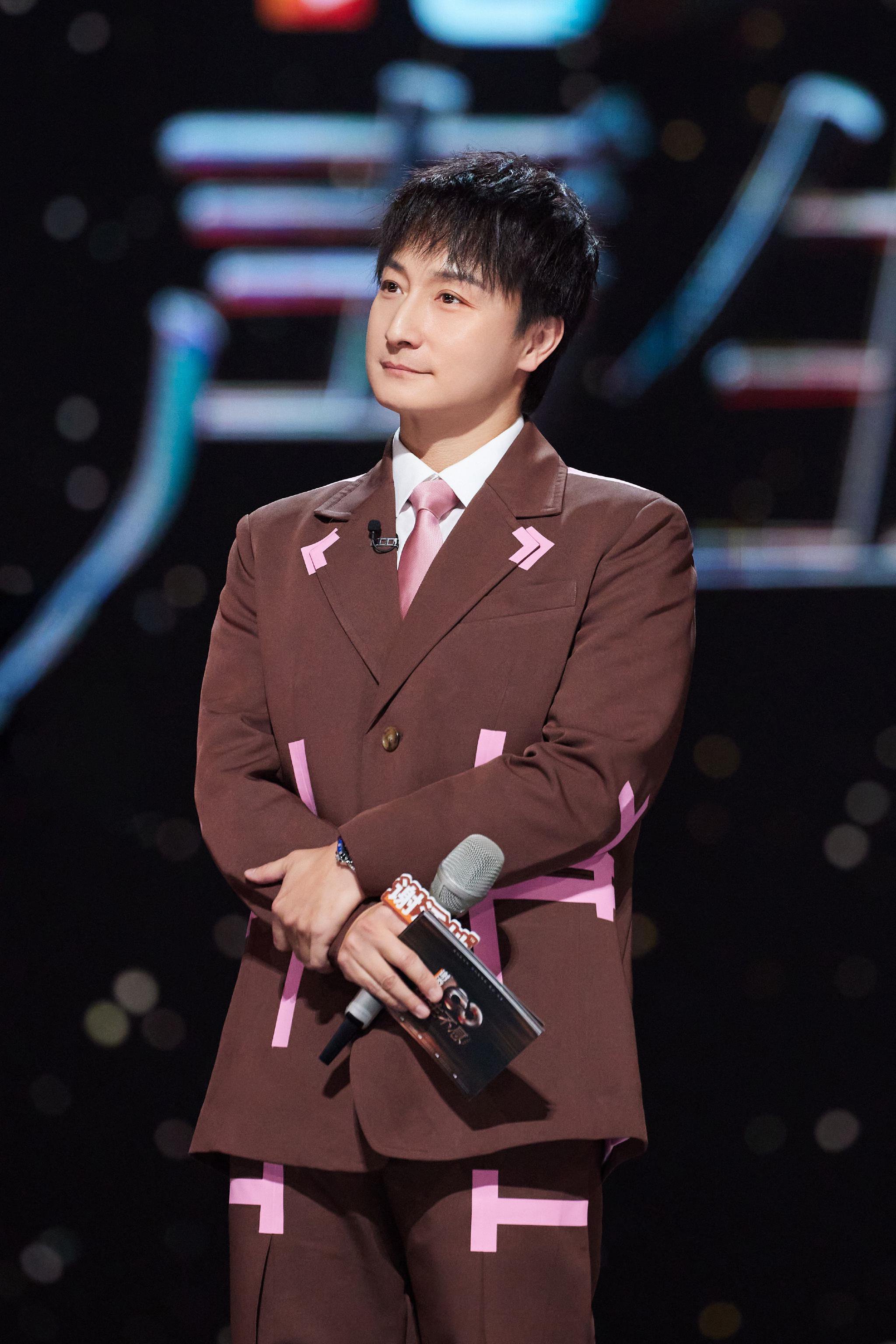 乐韵醉人,雅句绘心澜 @alex方力申 正在热播中!