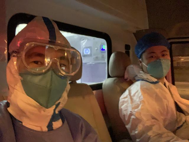 去年：她为抗疫提前给孩子断奶当下：当起确诊患儿的临时妈妈休闲区蓝鸢梦想 - Www.slyday.coM