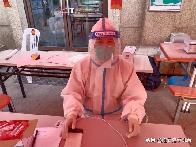 港城抗疫，白玉兰志愿服务队在行动休闲区蓝鸢梦想 - Www.slyday.coM