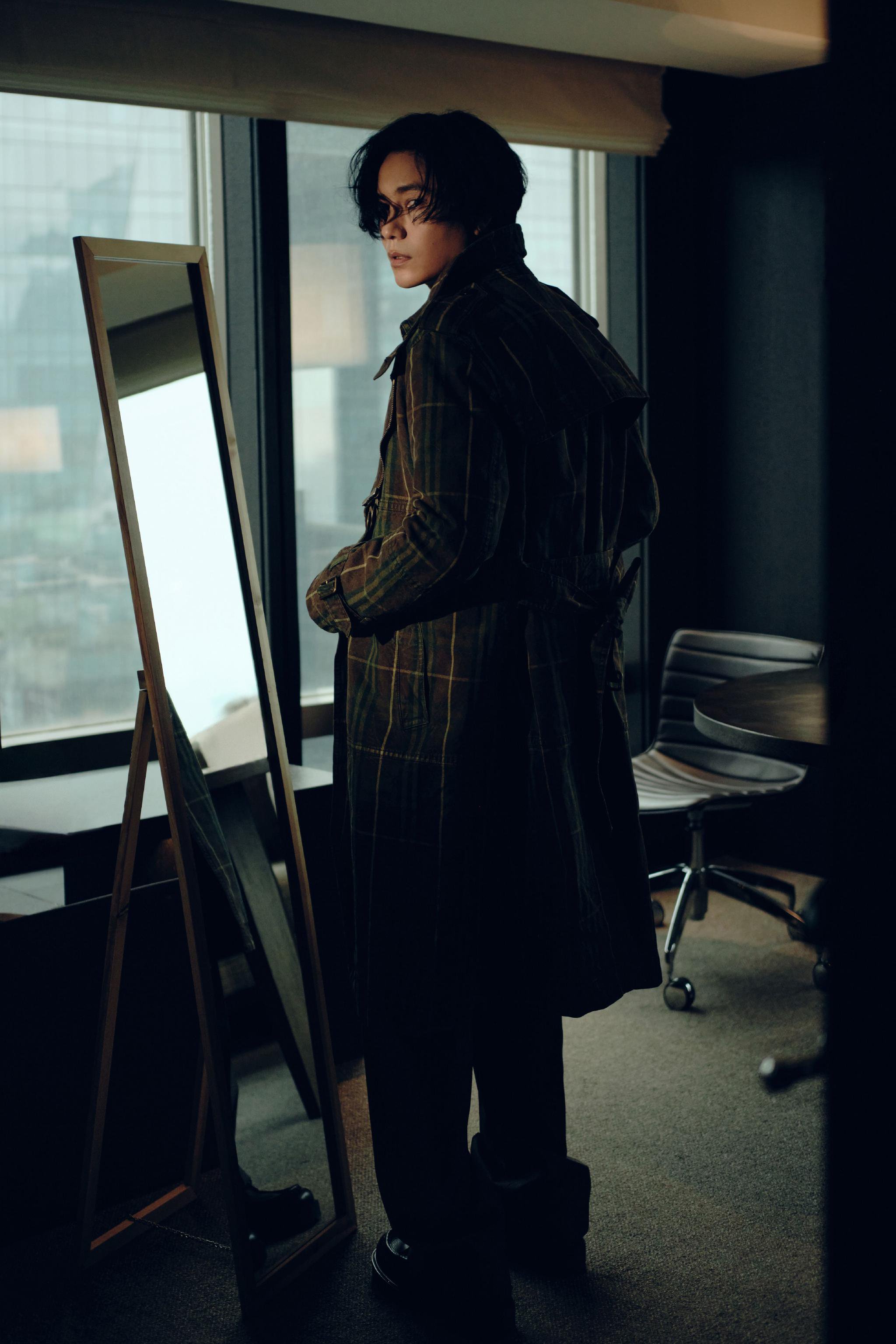 陈坤burberry活动大片 🍁 一件风衣搭配乐福鞋