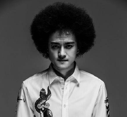 赵英俊的足球情缘!称梅西是外星人 c罗宇宙最佳,助力中国足球