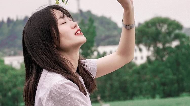 男女关系越界，往往是从这些“互动”开始的，别不信休闲区蓝鸢梦想 - Www.slyday.coM