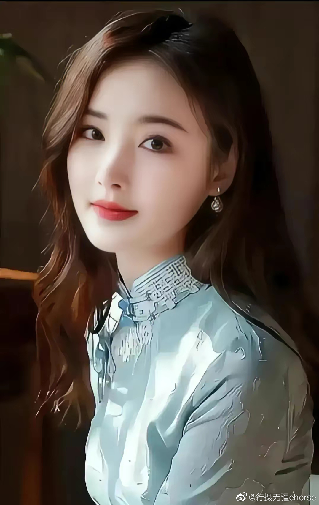 精致的女人会从骨子里就透露着一种傲人的气质知性优雅