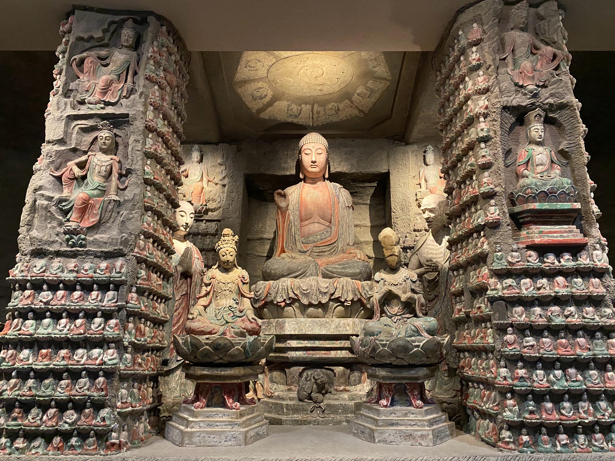 陕西历史博物馆的钟山石窟中央窟的宋代造像,被称为陕北最美石窟