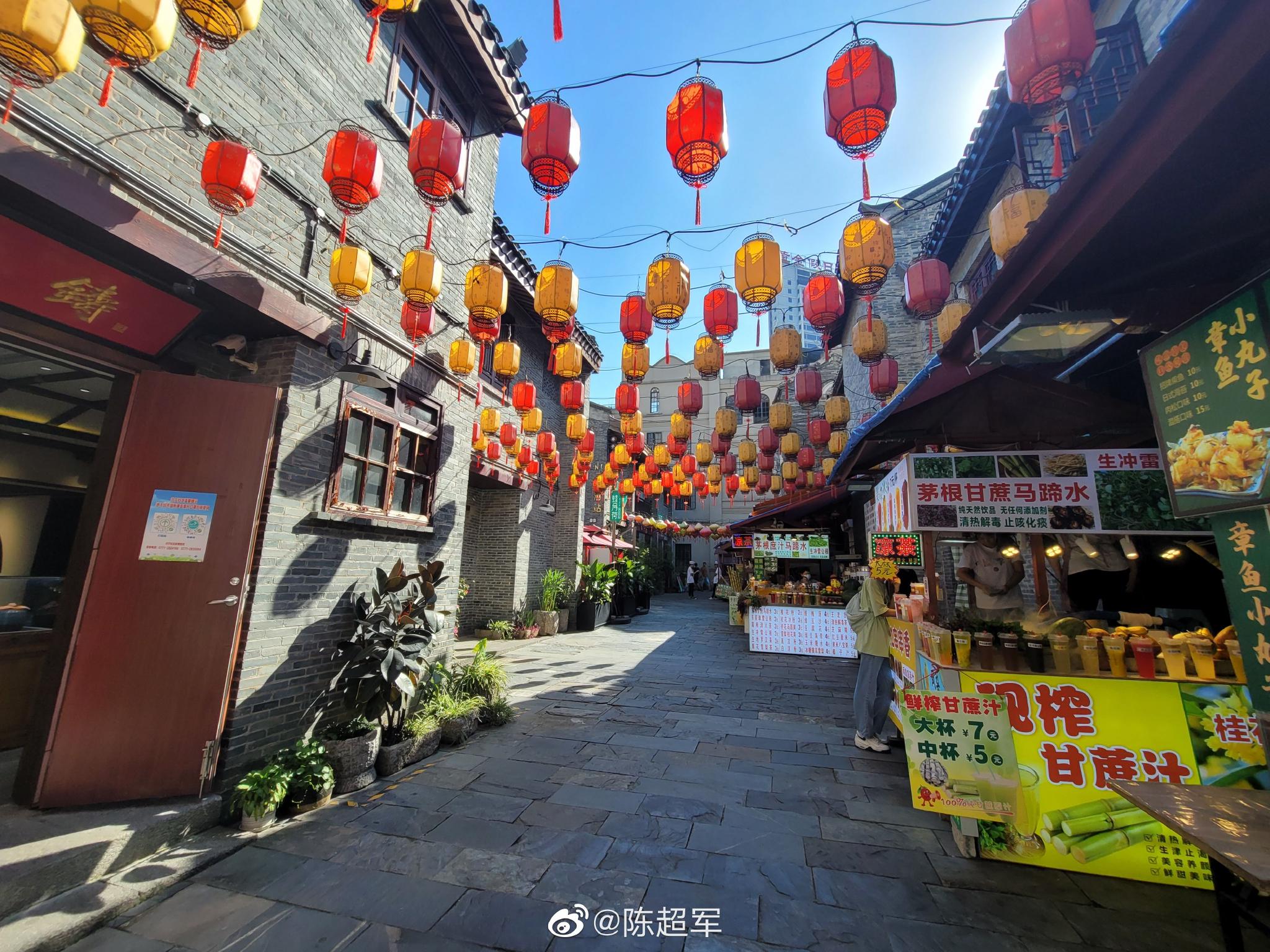 南宁三街两巷作为南宁网红新地标景点
