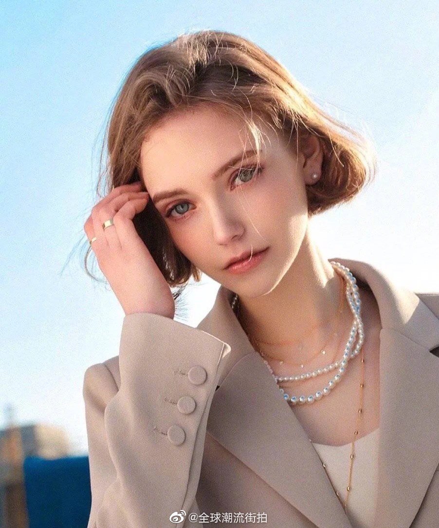 德韩混血麻豆chole,五官精致,甜美又率性……__财经头条