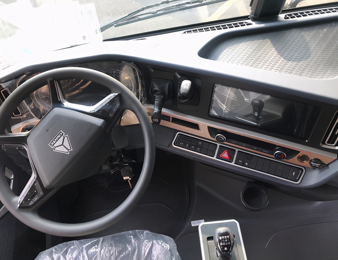 上市就成爆款,豪沃th7凭什么这么"豪横"?-新浪汽车