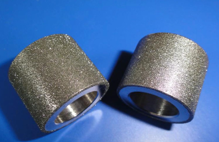 全靠一层镍裹着,这就是电镀金刚石