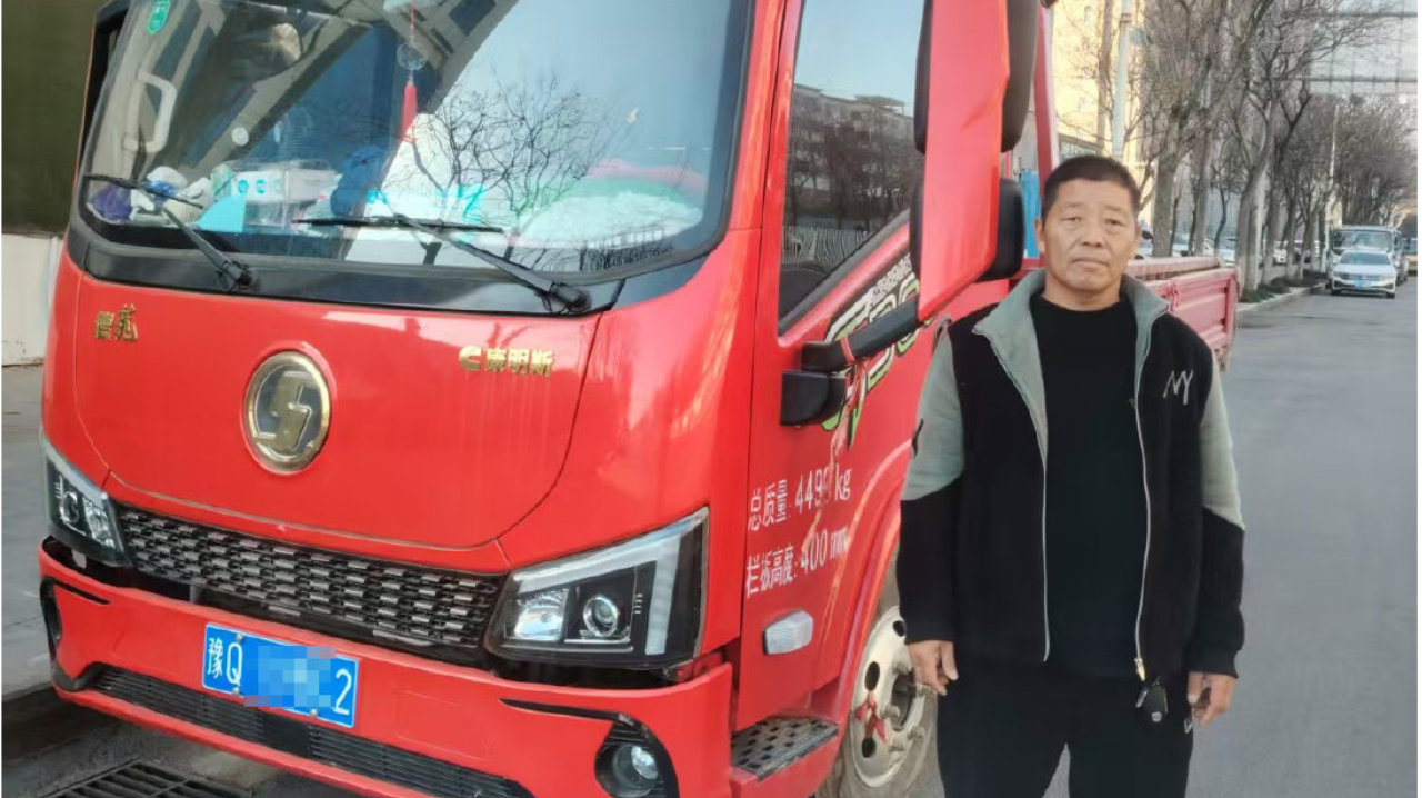 卡友张国安的“得力搭档”：陕汽德龍G300轻卡，每一公里都靠谱！