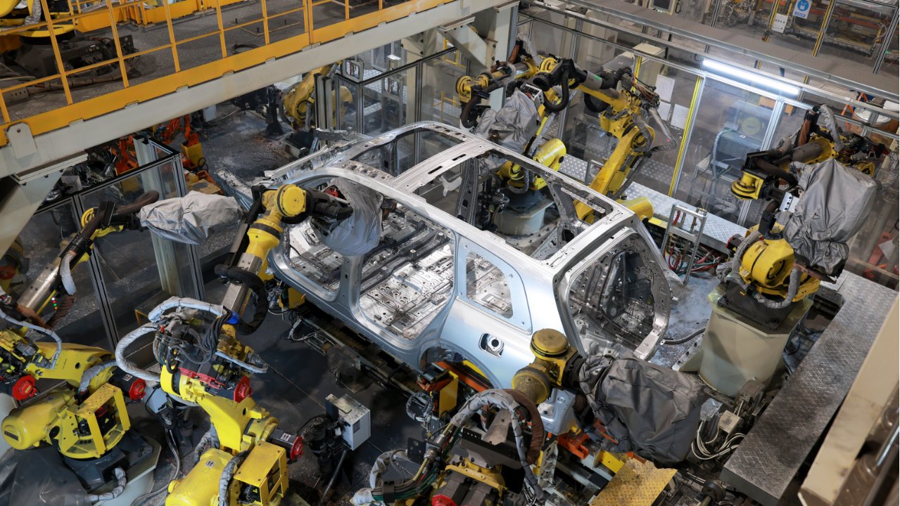 岚图泰山开放工厂 首批车主见证智造细节