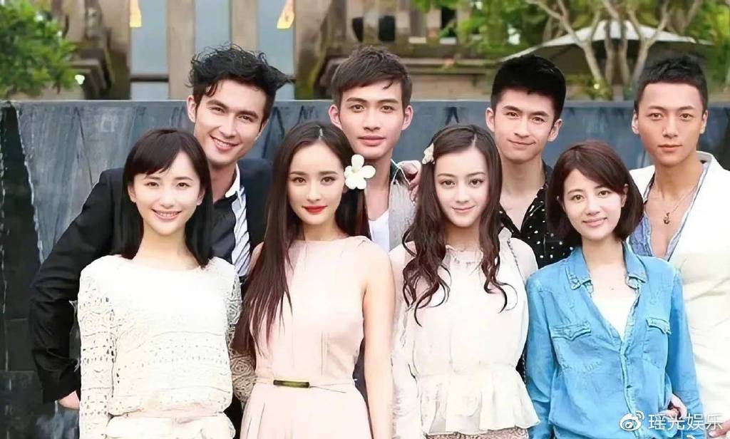 后面公司签下了包括迪丽热巴,张云龙,高光伟,代斯,王一菲等许多演员.