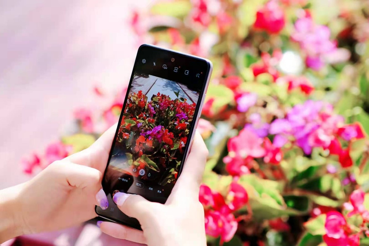 夏日时尚大片攻略驾到!用三星galaxy a52 5g秀出风采