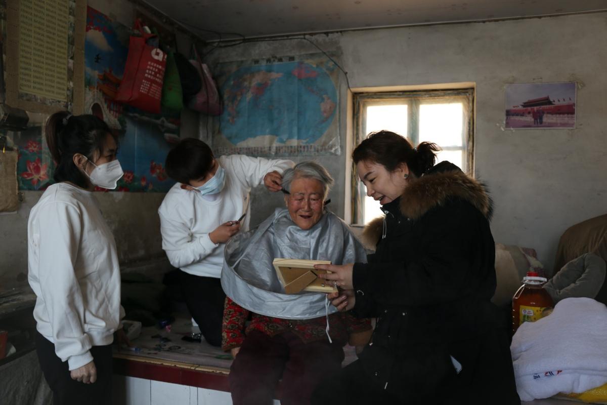 鞍山市民政局社会组织和慈善社工管理科负责人介绍,调查发现,由于长期