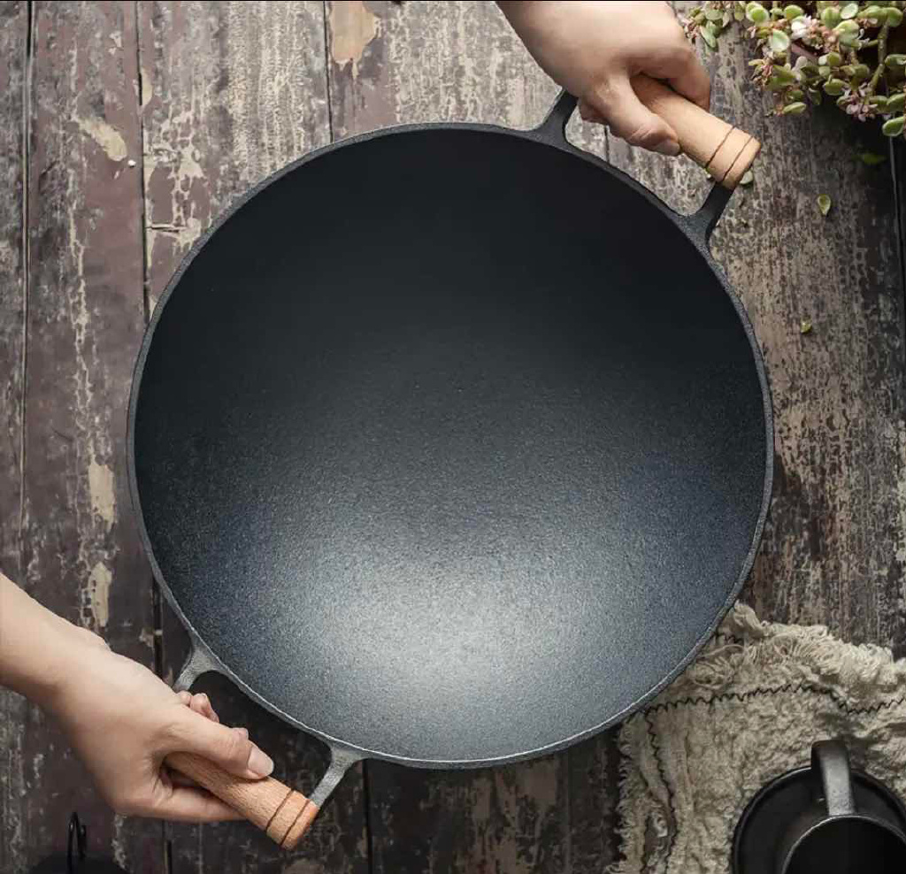 不粘锅?麦饭石锅?生铁锅?铸铁锅?钛锅?一文说透所有的炒锅!__财经头条
