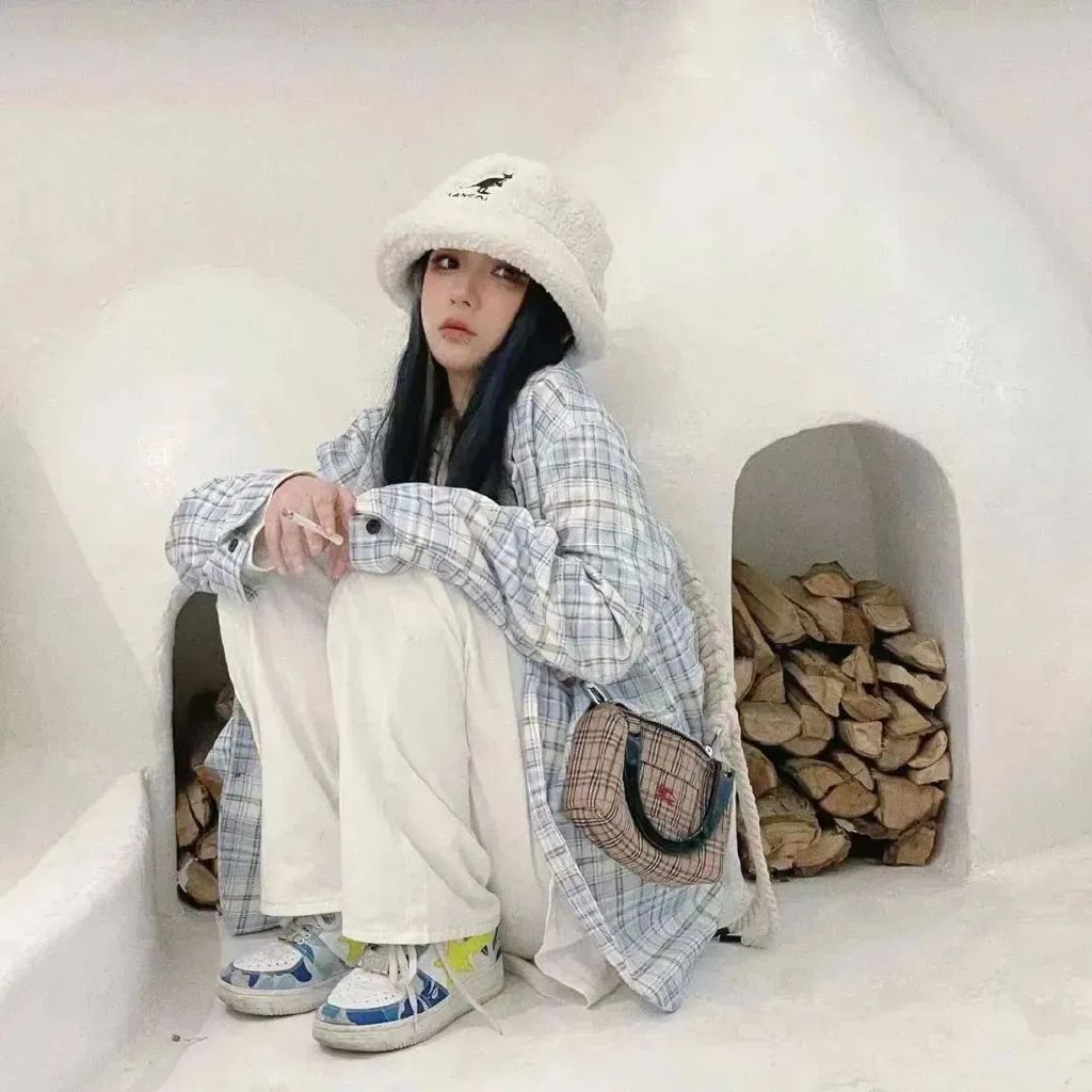 我也不想被钓诶,可是谁能拒绝穿镂空上衣的美式复古辣妹呢?休闲区蓝鸢梦想 - Www.slyday.coM 我也不想被钓诶,可是谁能拒绝穿镂空上衣的美式复古辣妹呢?休闲区蓝鸢梦想 - Www.slyday.coM