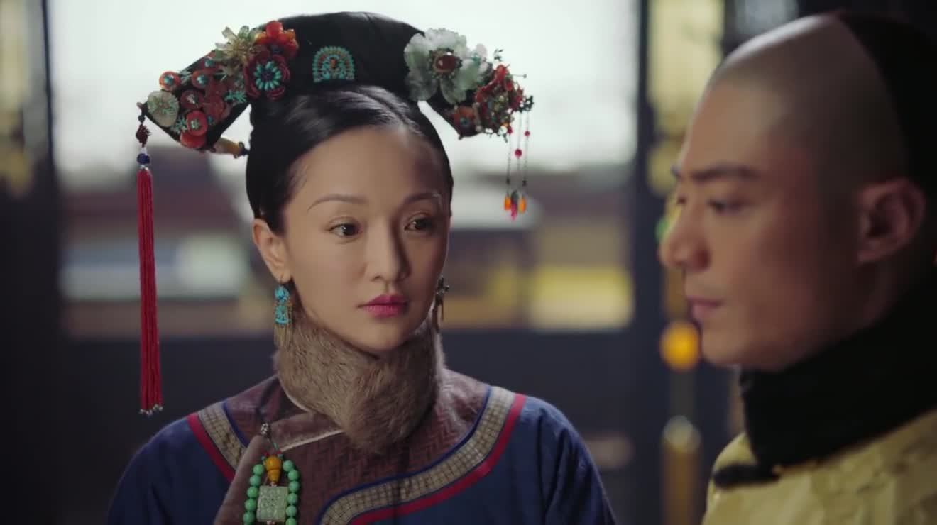 如懿传宫女被教训哭了侍卫给她手帕擦眼泪