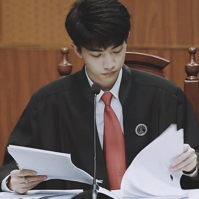 华东政法大学刑侦专业得学生薛俊杰认真的男人最帅了!