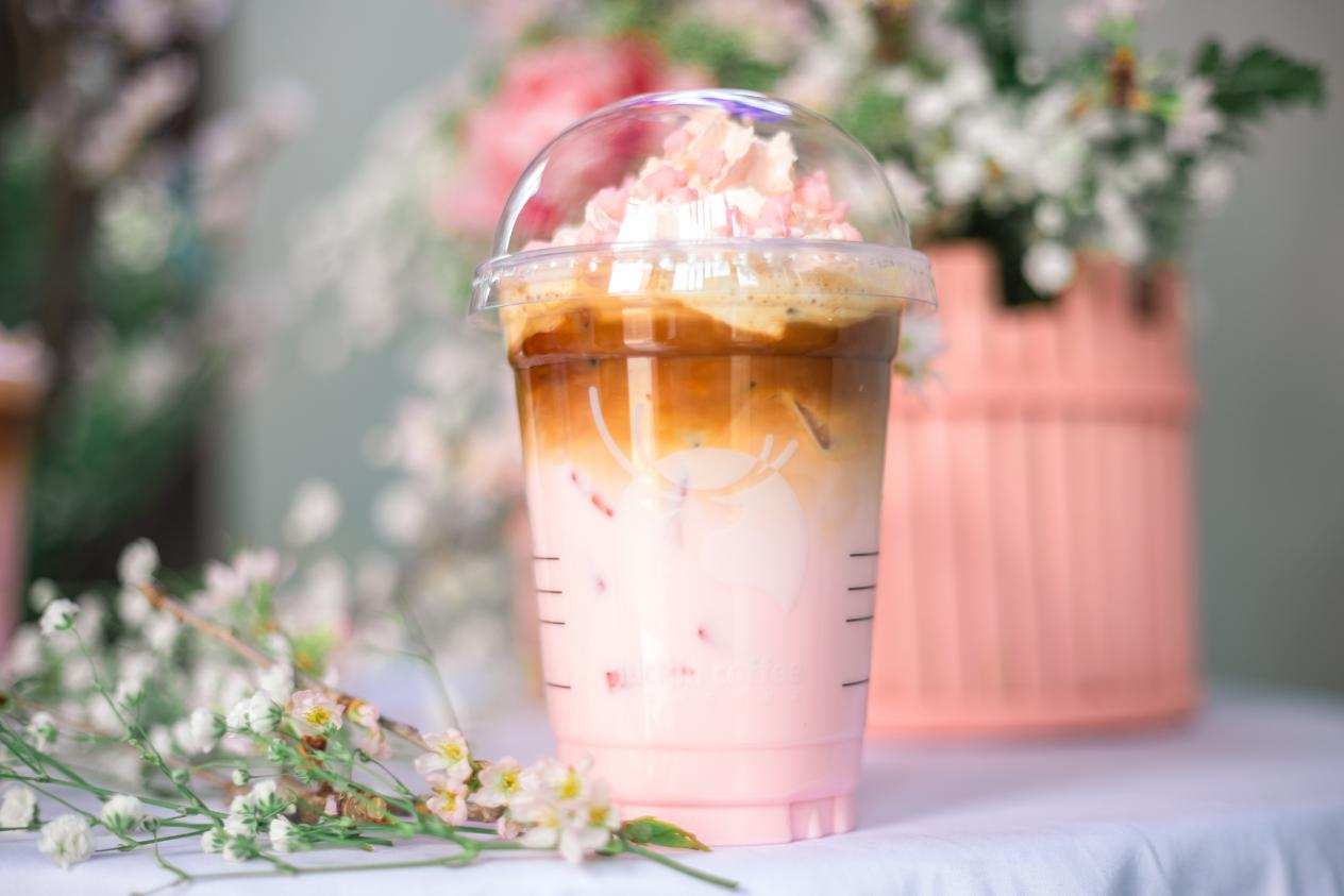 瑞幸樱花季全系评测:粉嫩爆款齐上线,享樱花风味,抽限量lv