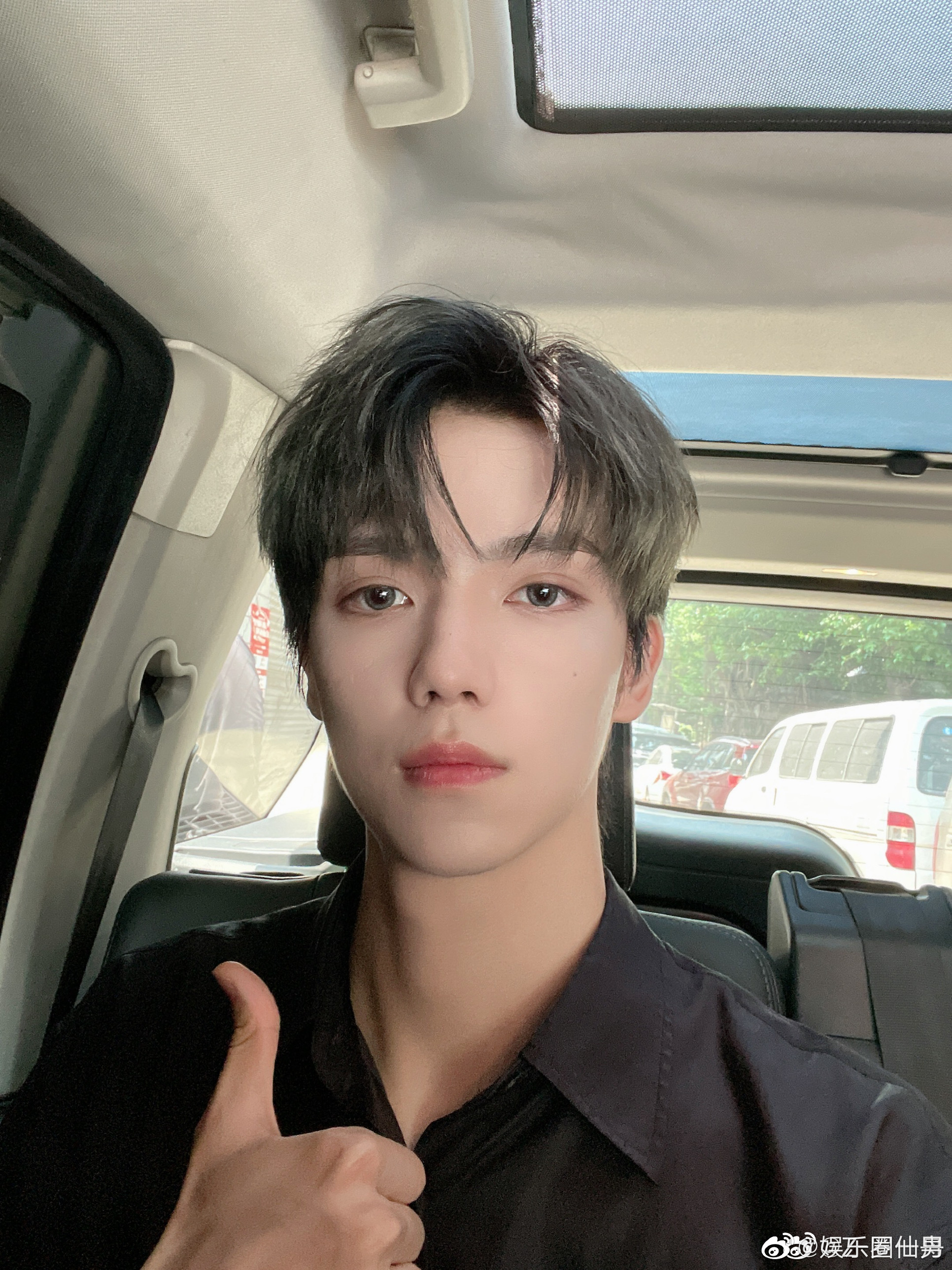 罗一舟今日微博营业,是你的美颜暴击吗