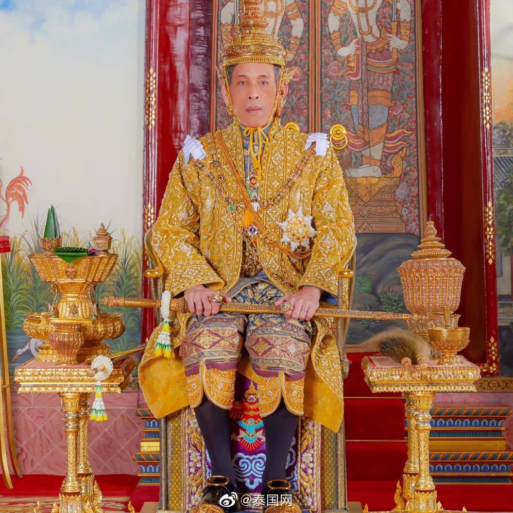 泰国国王服饰细节 fr.fb