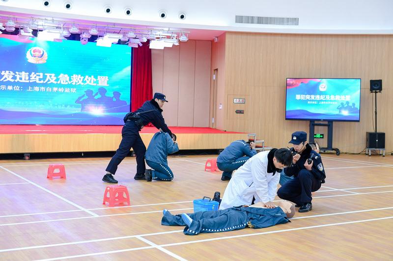 战术搜索、战略手语交流、格斗制服对手……这不是特战，是监狱民警的日常训练休闲区蓝鸢梦想 - Www.slyday.coM