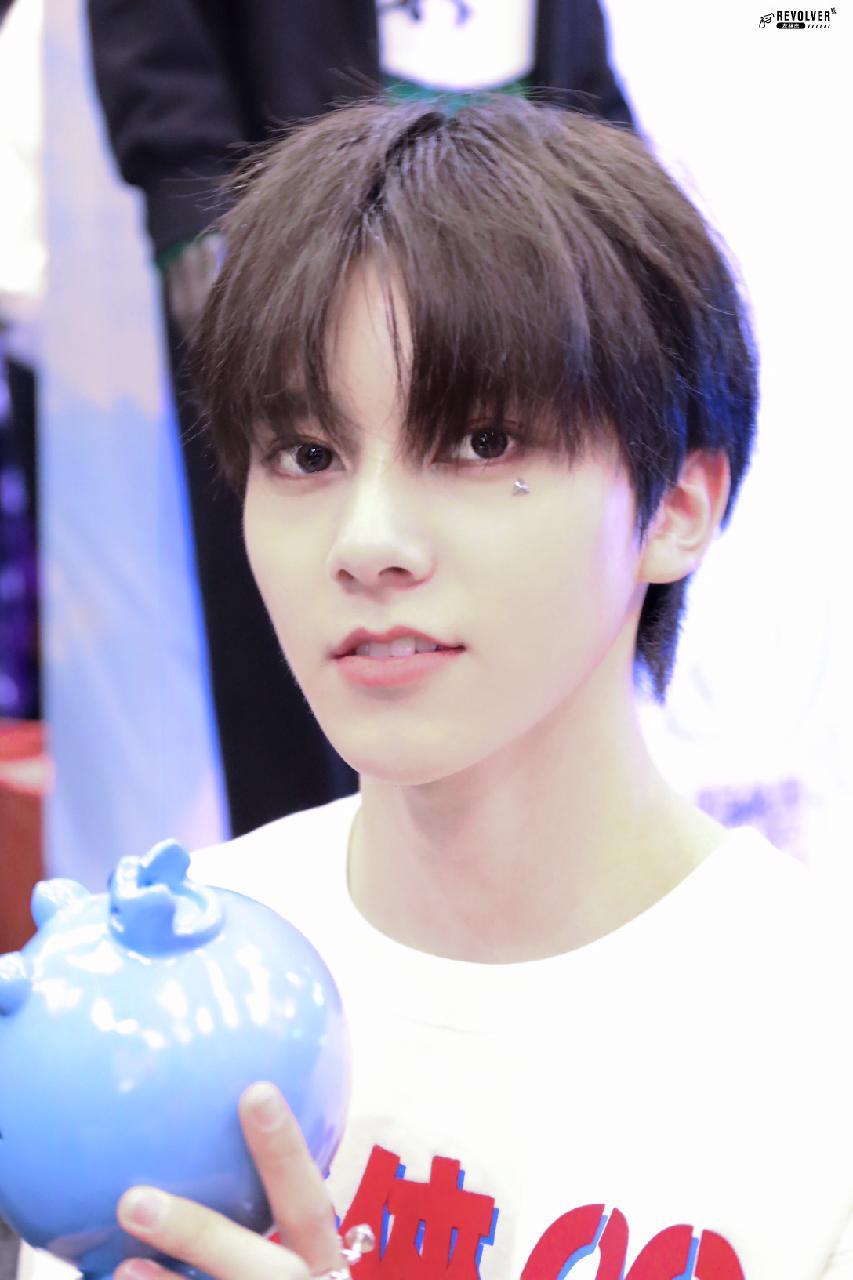 优秀的五官根本不用修图@sky-左林杰 677/ 9zl