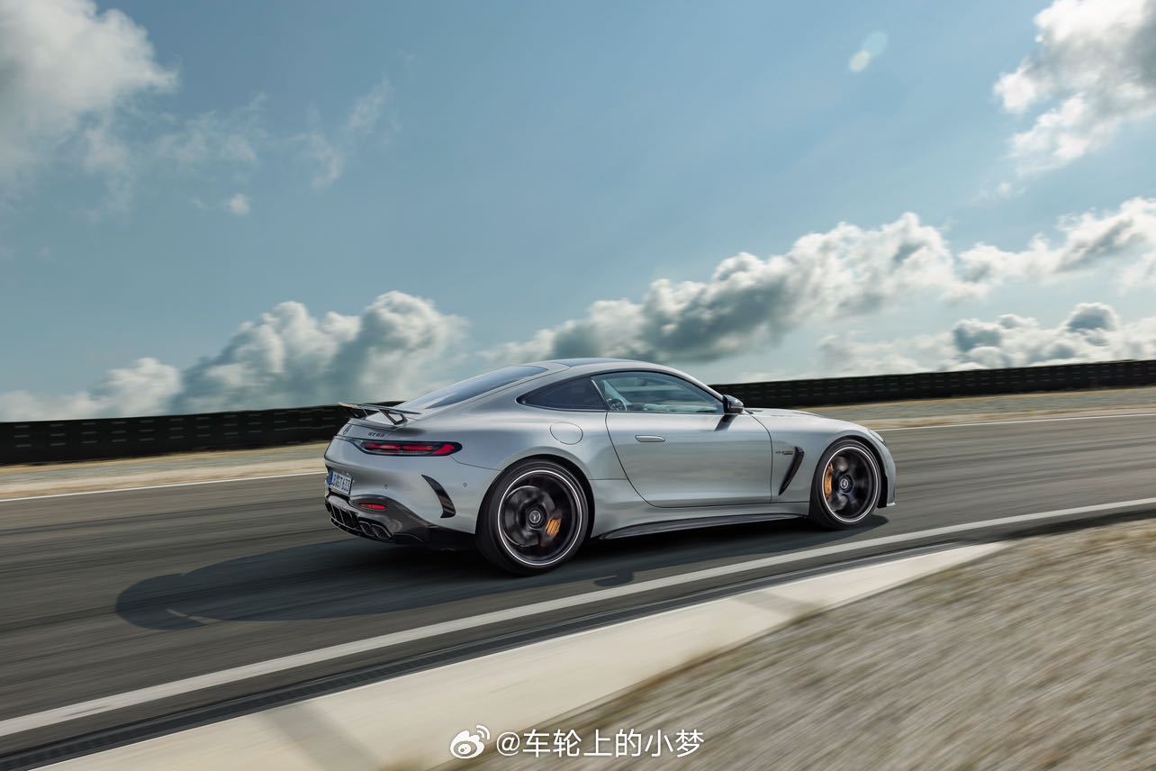 2024款奔驰amggtcoupe融合力量与风华的精彩呈现