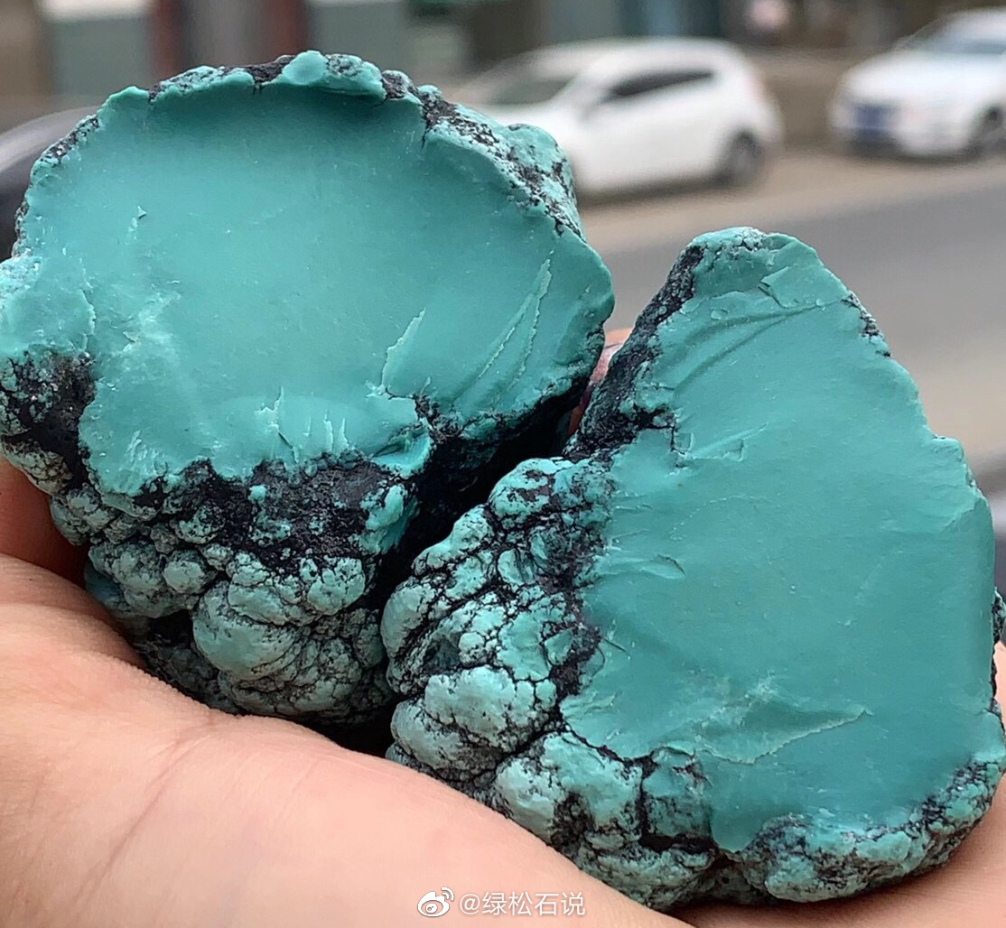 绿松石有很多矿口,有名气的几个