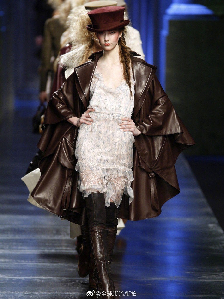 超模卡莉·克劳斯,海盗爷的最爱,名副其实的dior小精灵__财经头条