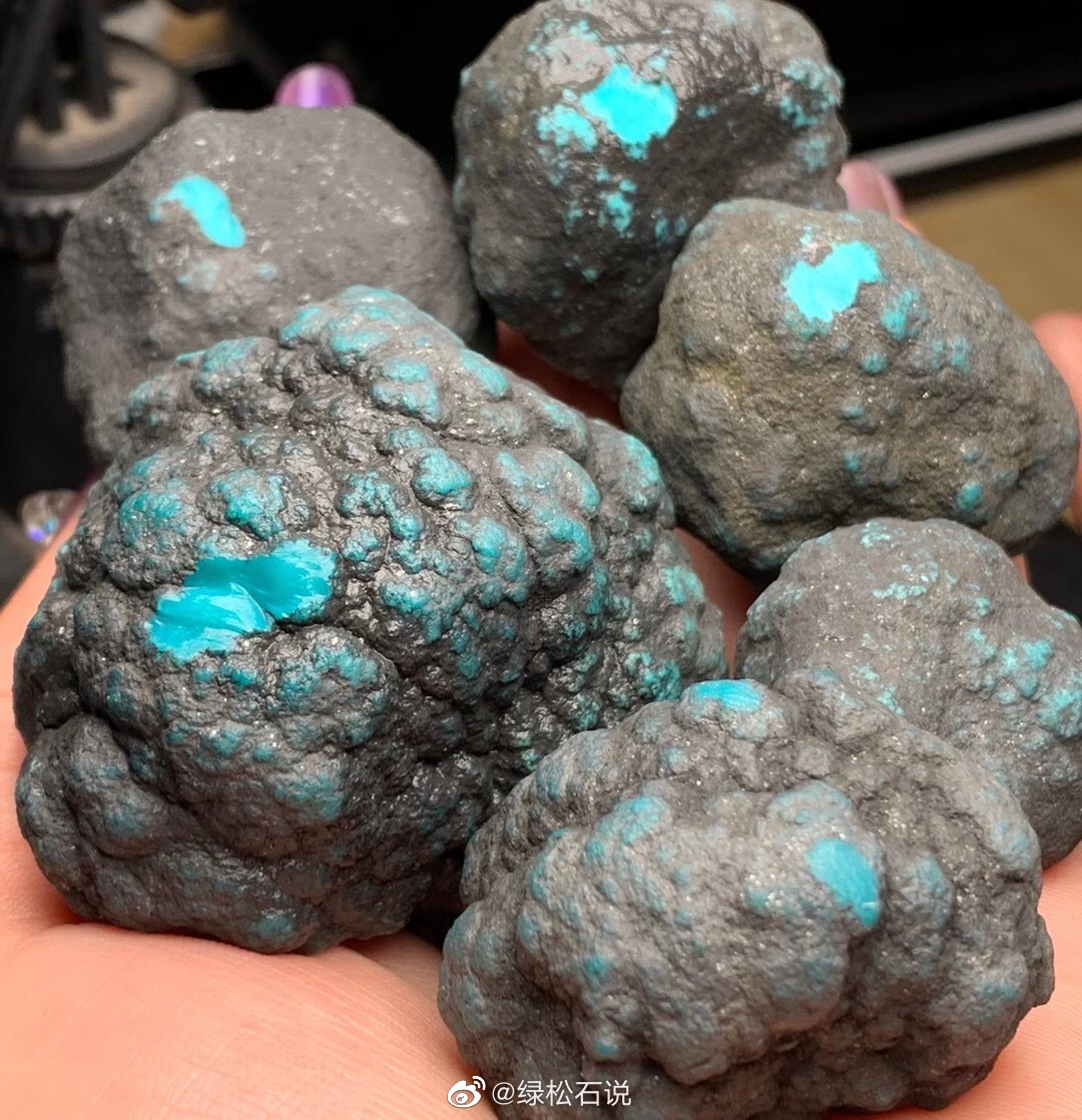 绿松石有很多矿口,有名气的几个