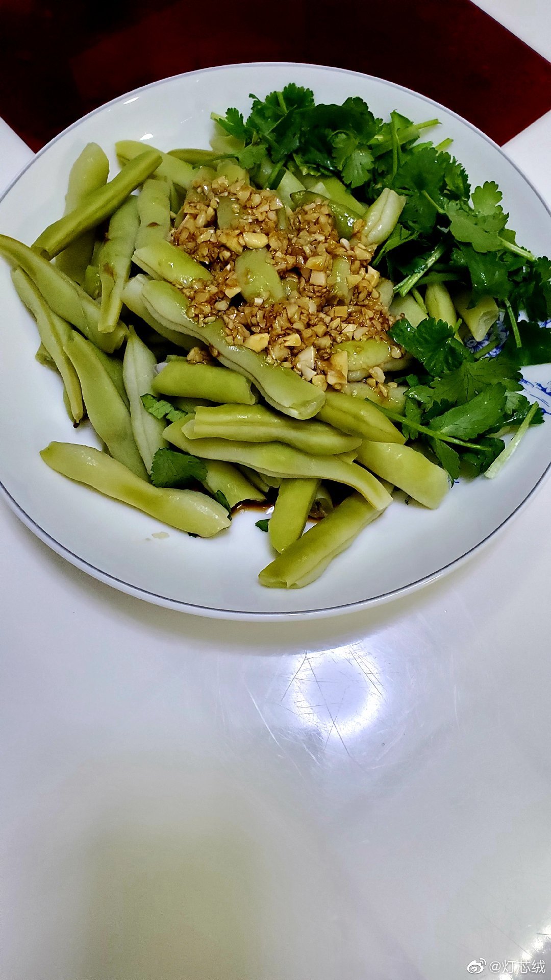 今日晚餐:蒜泥凉拌白芸豆,平菇乌鸡汤,卤牛腱子肉