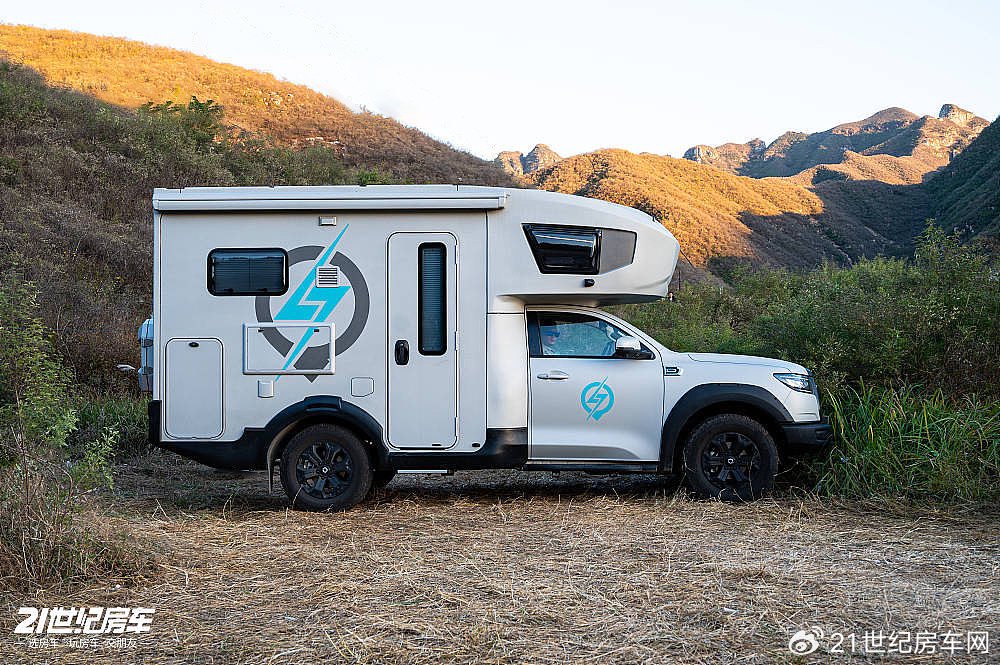 冲击国产高端定制皮卡房车标杆实拍览众高定炮