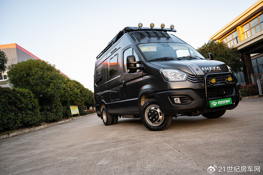 百变金刚侧拓展车顶帐环形大天幕统统给你中意欧胜b型房车