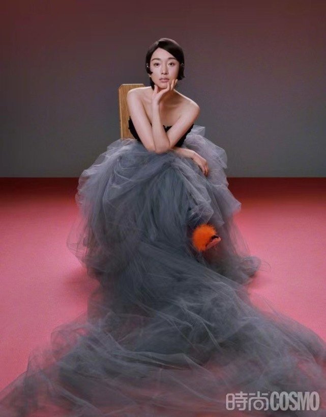 周迅金九封面超常发挥赢过章子怡！穿香奈儿尽显摩登范，越长越嫩休闲区蓝鸢梦想 - Www.slyday.coM