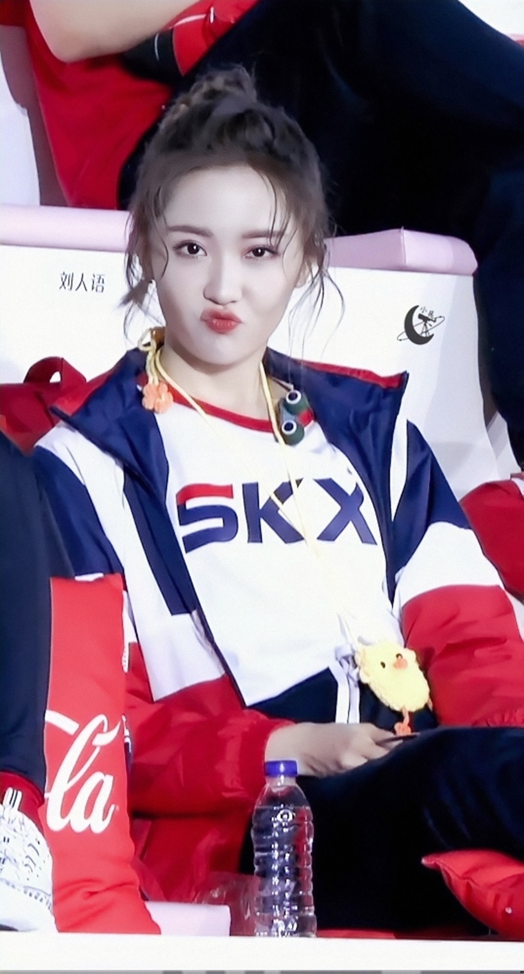 王艺瑾摔倒后起来马上想要追回来努力的王艺瑾安全第一啊