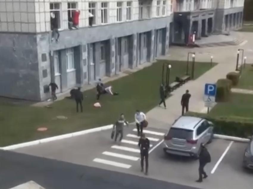 俄罗斯一大学枪击案致8死6伤，现场多人跳窗逃离，目前枪手已被抓获休闲区蓝鸢梦想 - Www.slyday.coM