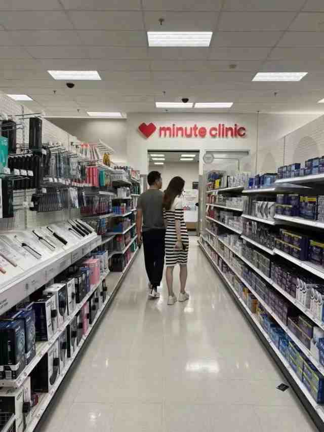 章泽天怀二胎照曝光,已退出大部分公司,与刘强东在美国享受生活休闲区蓝鸢梦想 - Www.slyday.coM 章泽天怀二胎照曝光,已退出大部分公司,与刘强东在美国享受生活休闲区蓝鸢梦想 - Www.slyday.coM