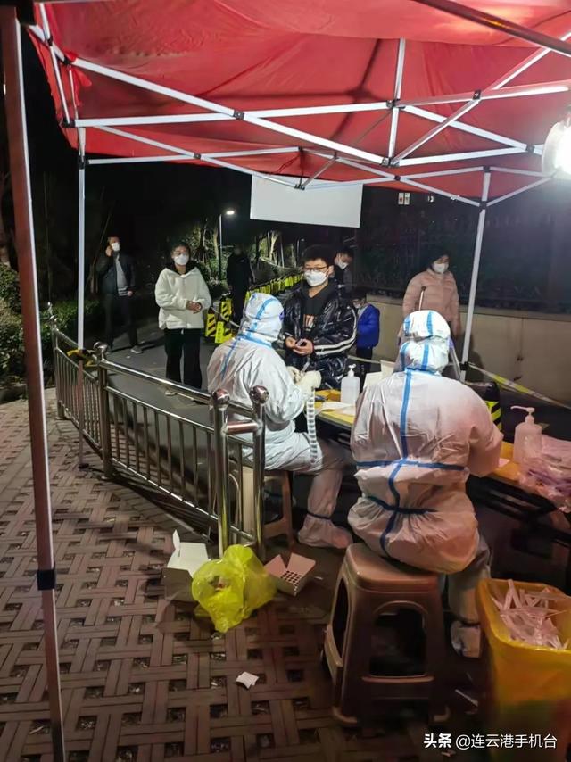 港城抗疫，白玉兰志愿服务队在行动休闲区蓝鸢梦想 - Www.slyday.coM