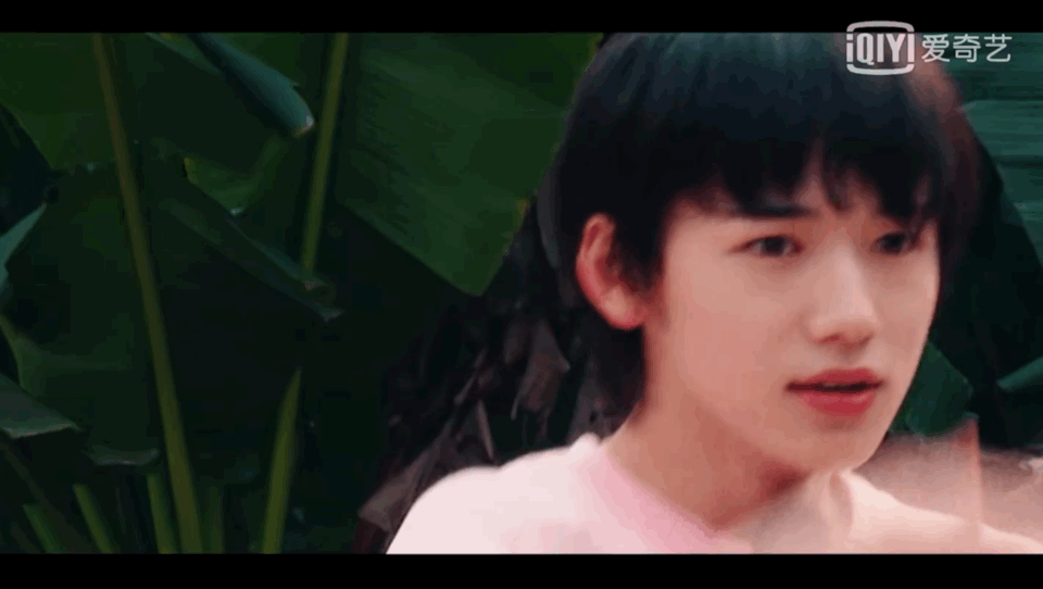 可可爱爱傻fufu的宋亚轩吃冷面还要吹一吹时代少年团宋亚轩