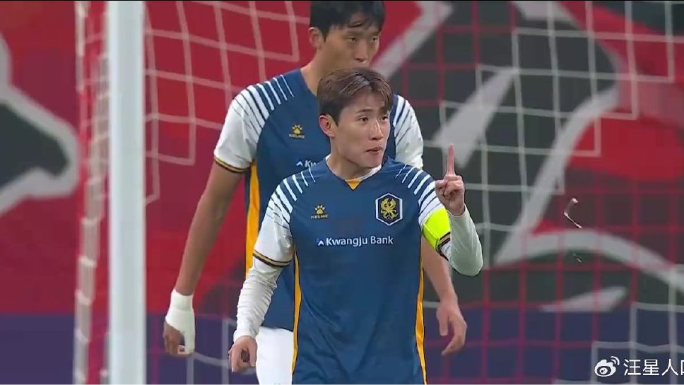 0-1！中超冠军遭光州队“吊打”，后防线一片慌乱，半场0射正|颜骏凌|上海海港|海港|比赛|申花_新浪新闻