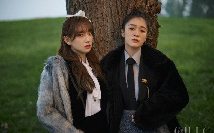 张雪迎程潇合体拍闺蜜大片 两人互动有爱画面养眼